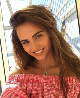 Sandy Testinaa